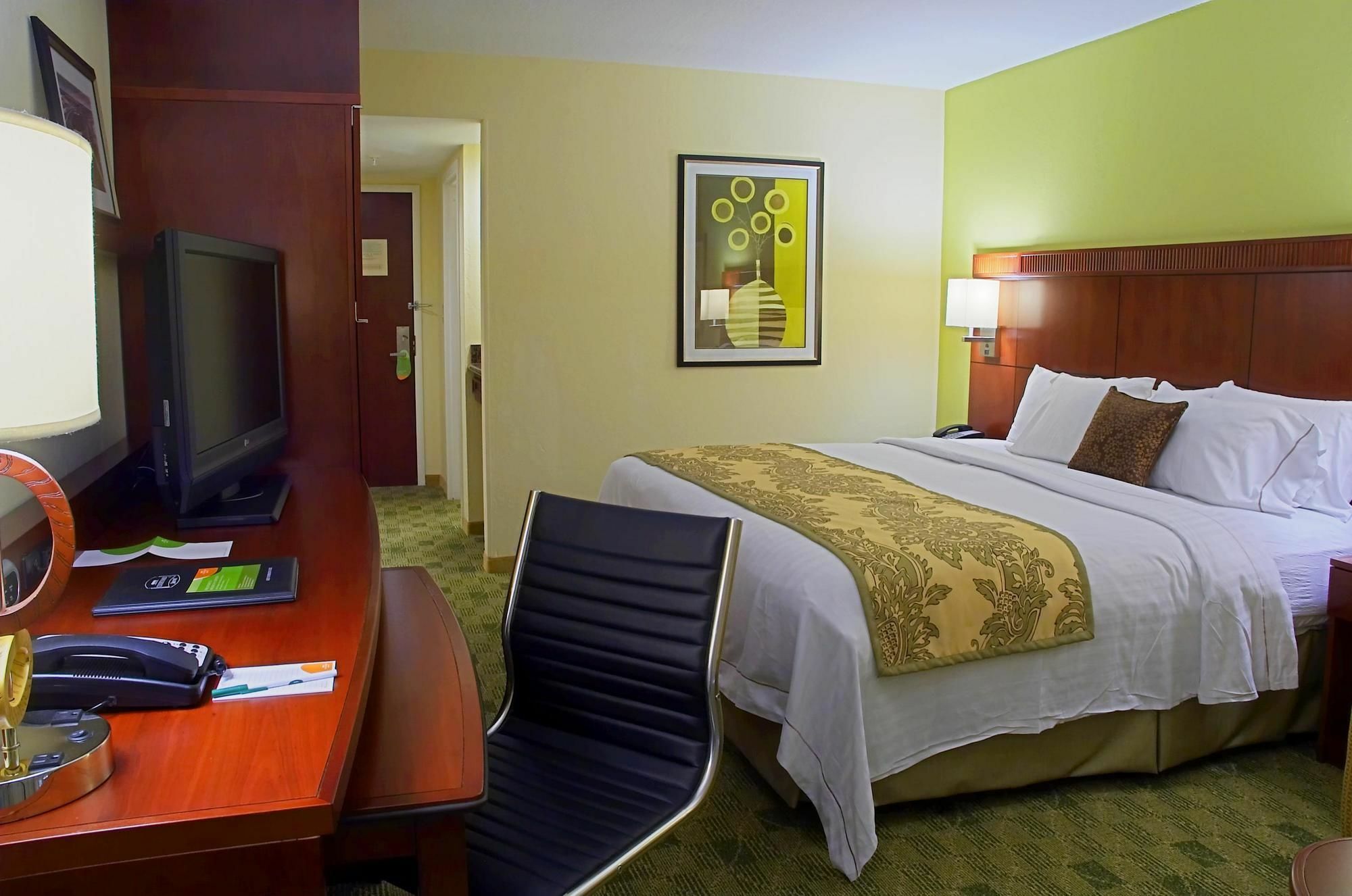 Courtyard By Marriott Boynton Hotel